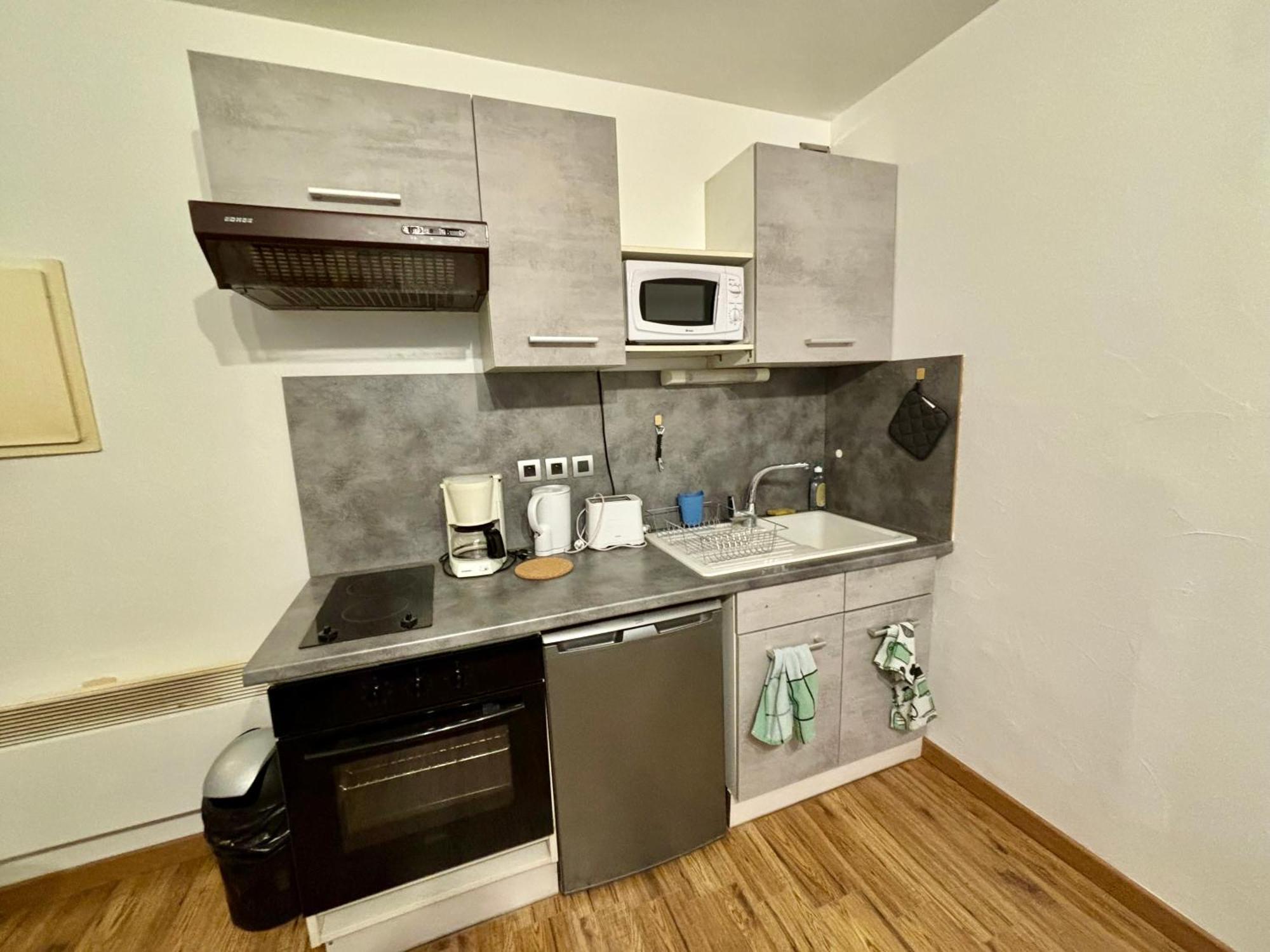 Studio - Baignoire - Pret De Vtt - Lave Linge Le Puy-en-Velay Luaran gambar