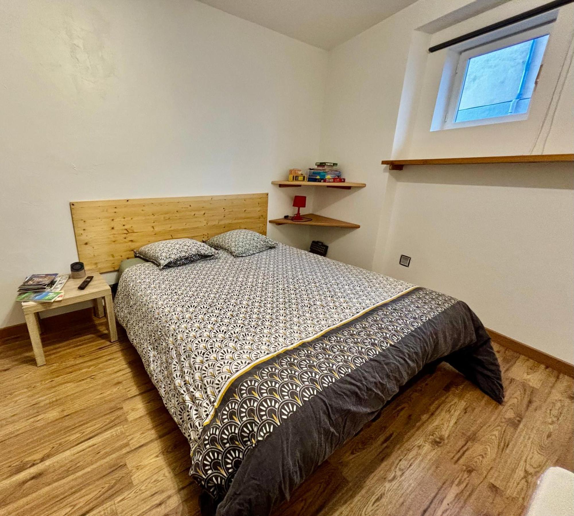 Studio - Baignoire - Pret De Vtt - Lave Linge Le Puy-en-Velay Luaran gambar